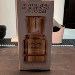 COPY - Lancôme Revitalizing & Brightening soft cream